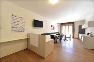 trip room and breakfast