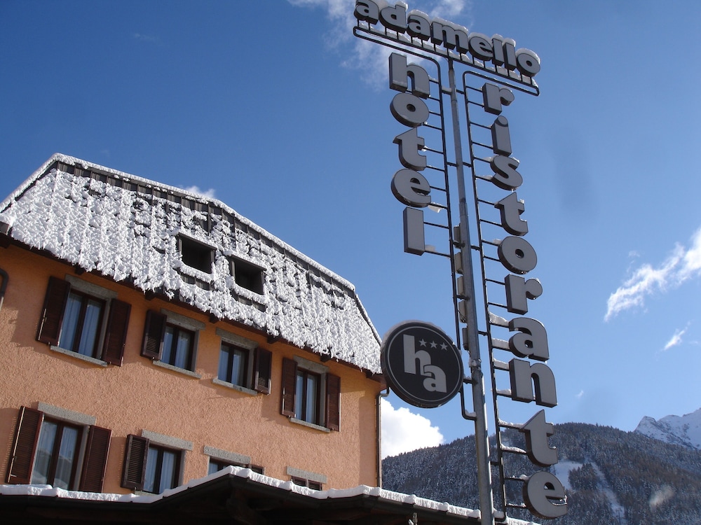 hotel adamello