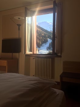 hotel adamello
