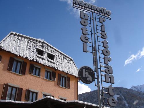 hotel adamello
