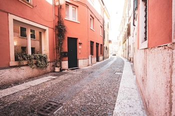 Casa Fola - City Centre Rooms,Veneto>>San Zeno,3 star