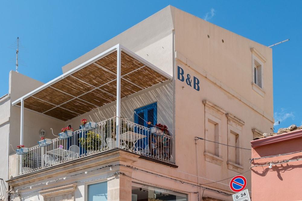B&B Bianco E Blu,Marina Di Ragusa>>Ispica,3 star
