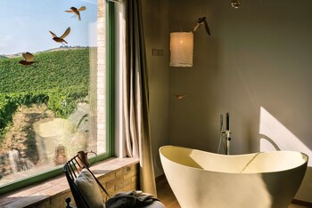 relais cocci grifoni panoramic wine resort