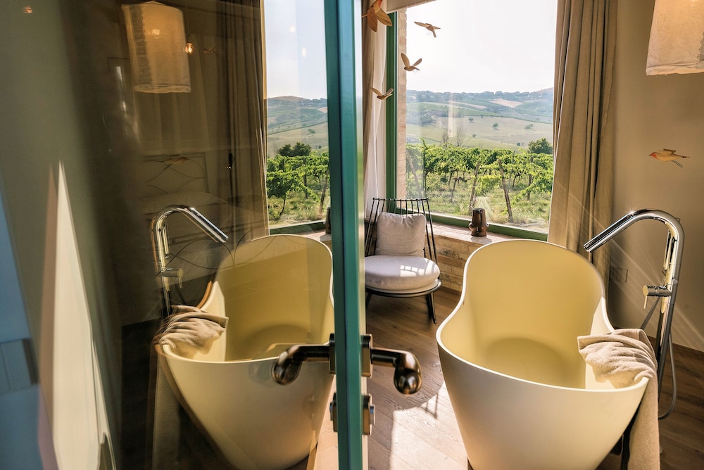 relais cocci grifoni panoramic wine resort