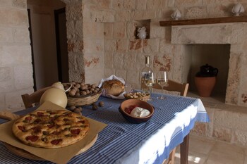 almapetra trulli resort