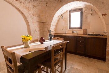 almapetra trulli resort