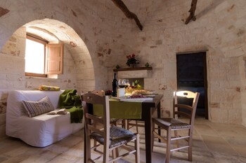 almapetra trulli resort