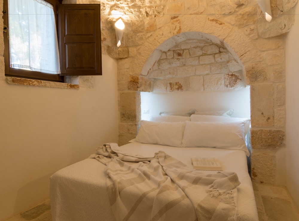 almapetra trulli resort