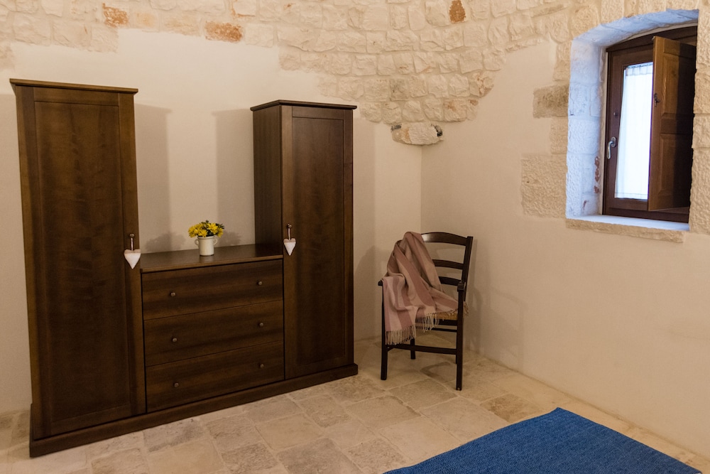 almapetra trulli resort