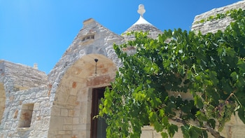 almapetra trulli resort