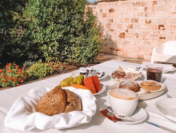 almapetra trulli resort