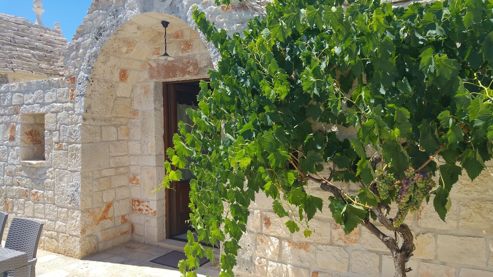 almapetra trulli resort