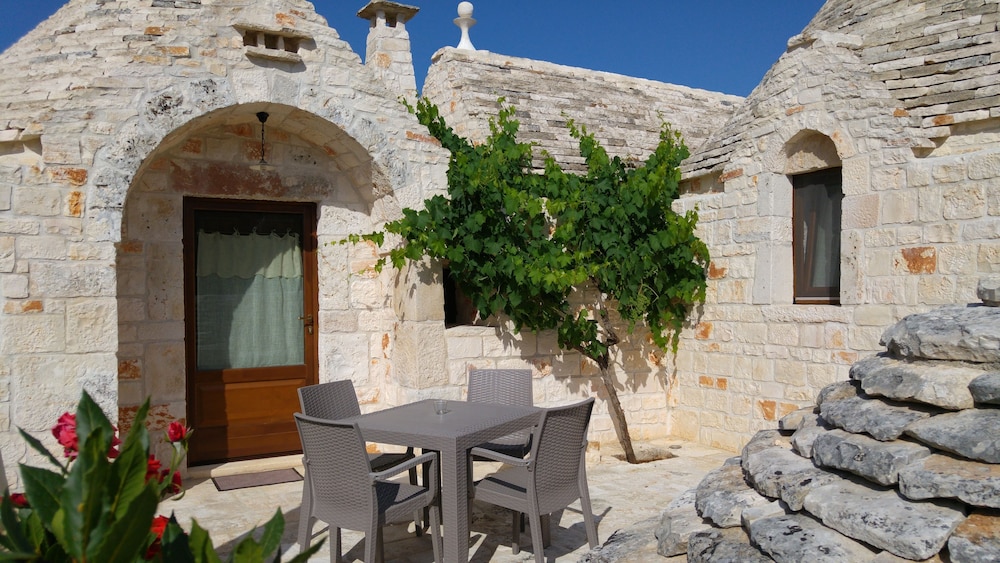 almapetra trulli resort
