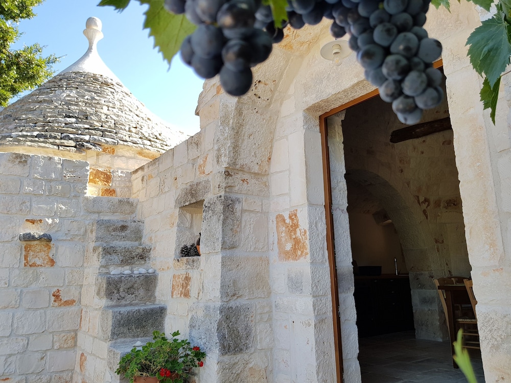 almapetra trulli resort