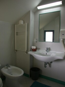 Hotel La Pergola,Potenza>>Melfi,3 star