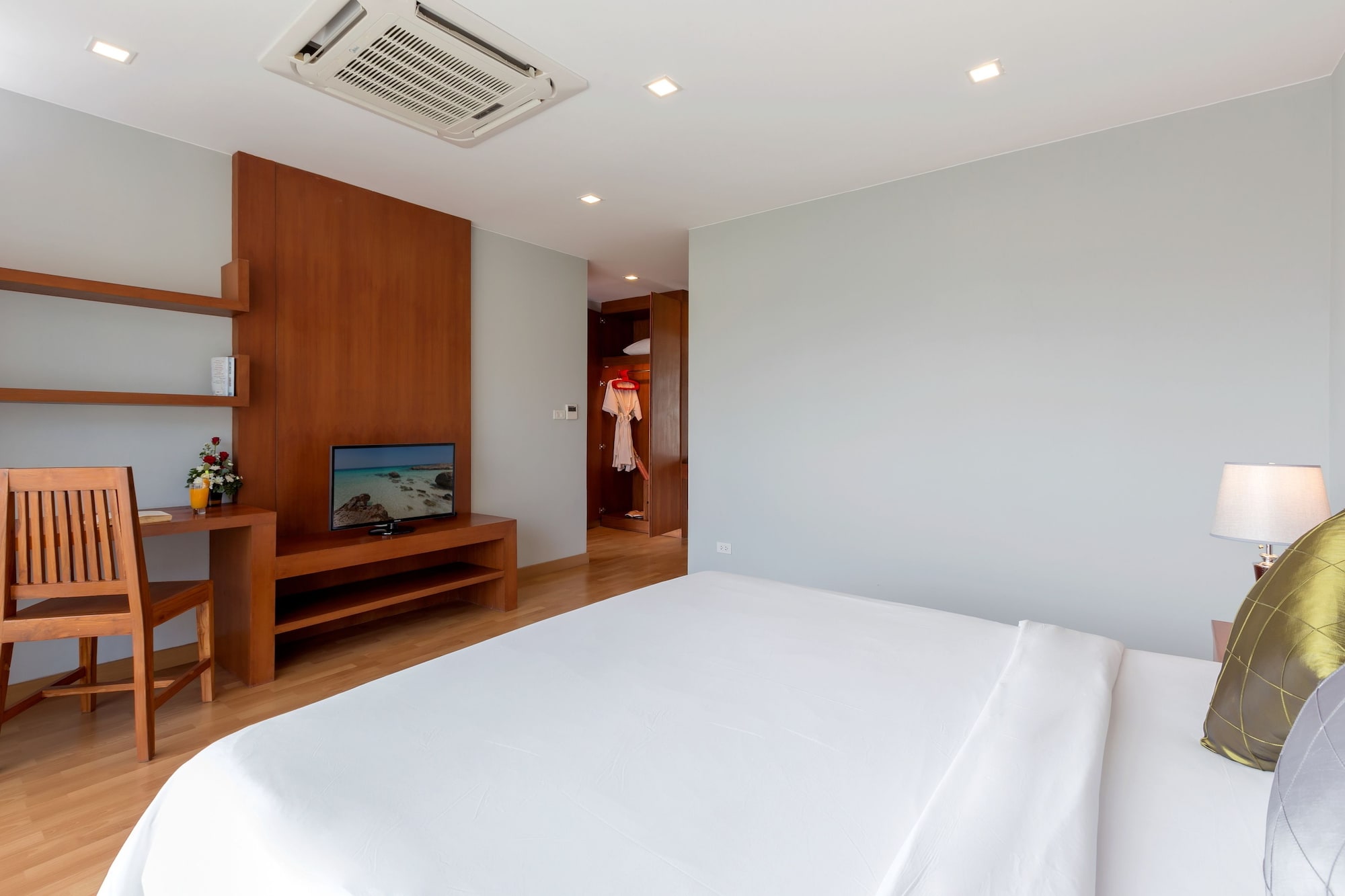 elite suites patong