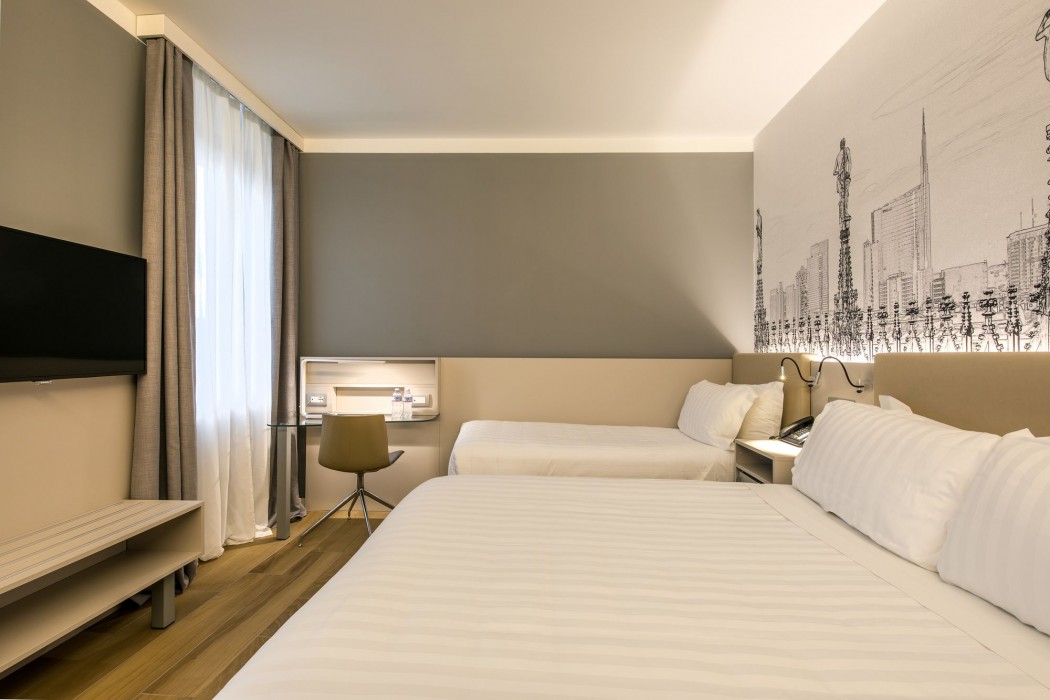 43 station hotel