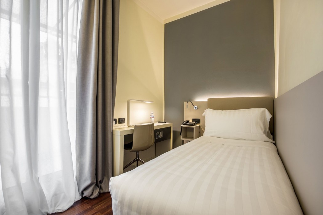 43 station hotel