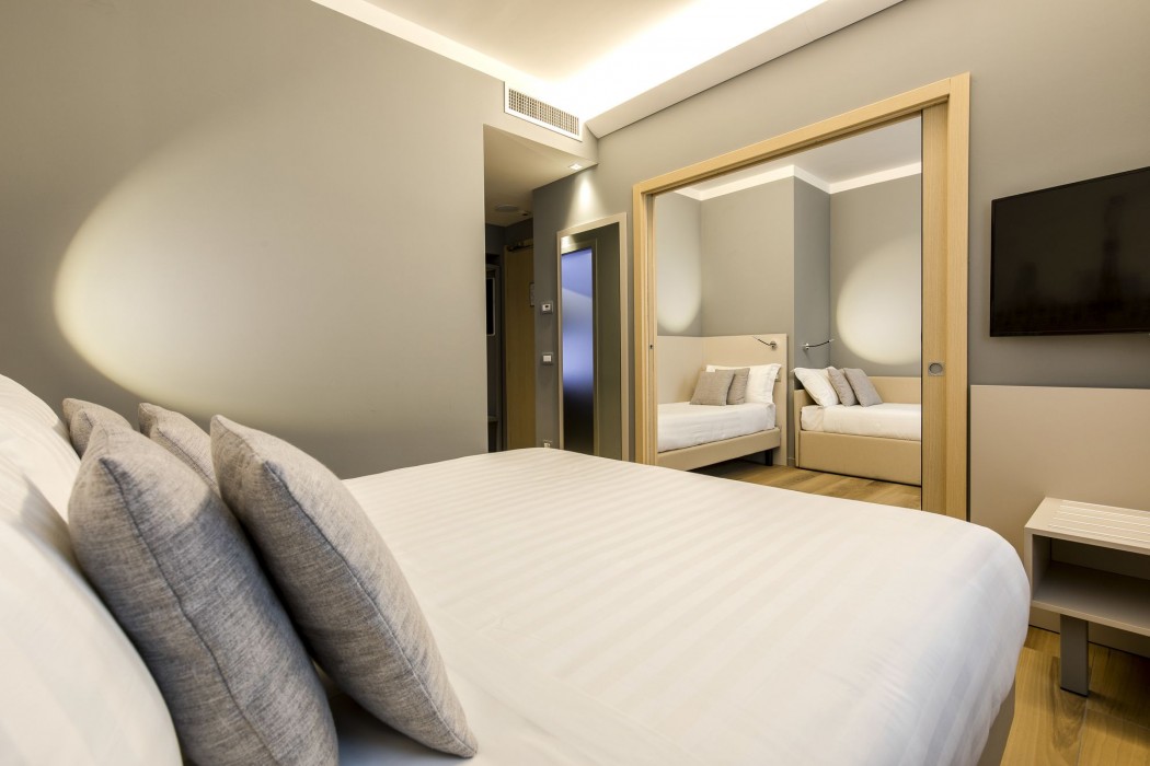 43 station hotel