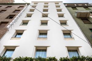 43 station hotel