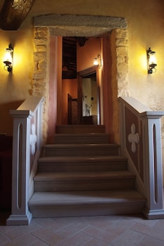 Castello Di Giomici,Colfiorito>>Biscina,3 star