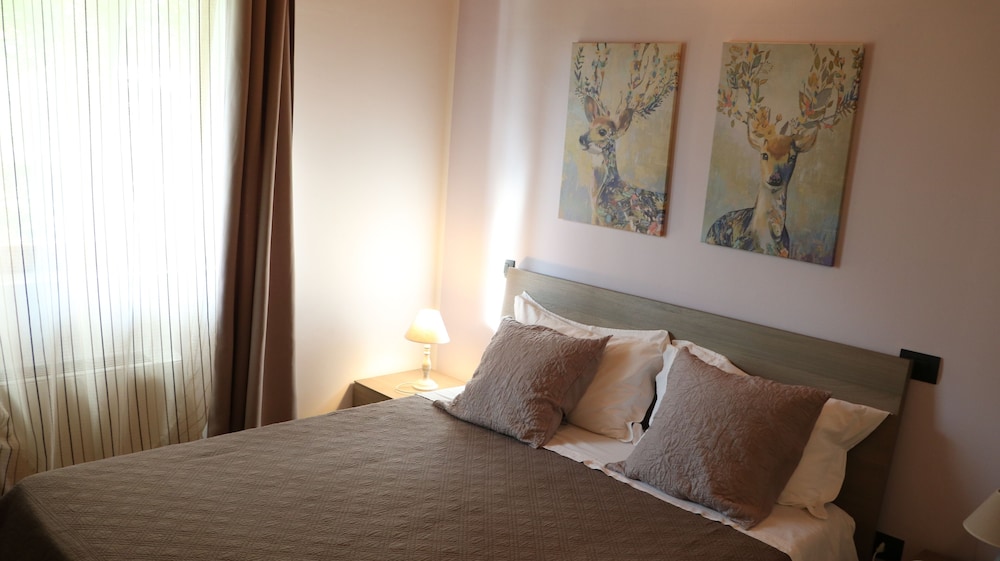 lazy bee camping village