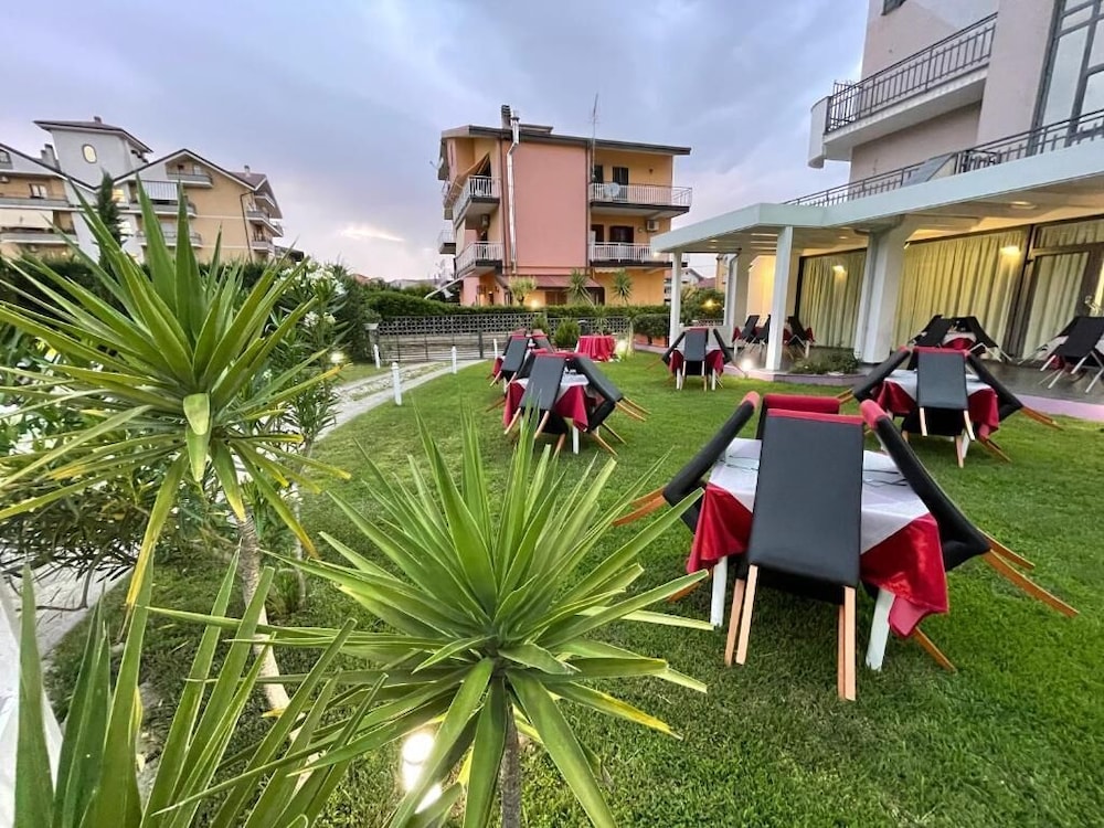 hotel residence le ceramiche