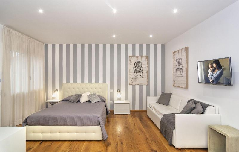 Le Dimore Del Borgo,Forte Dei Marmi>>Capannori,4 star