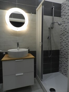 mola rooms