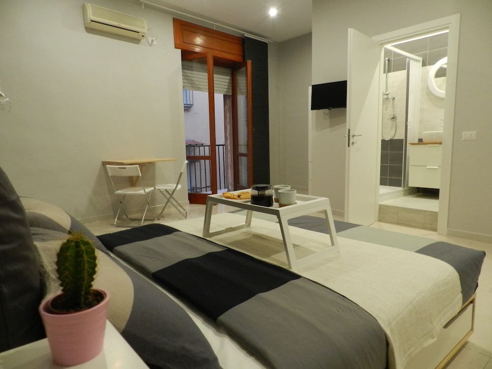mola rooms