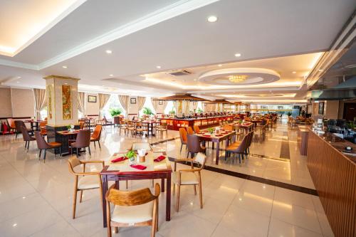 van phat riverside hotel