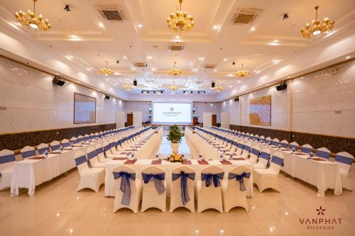 van phat riverside hotel