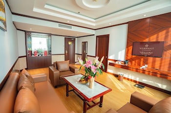 van phat riverside hotel