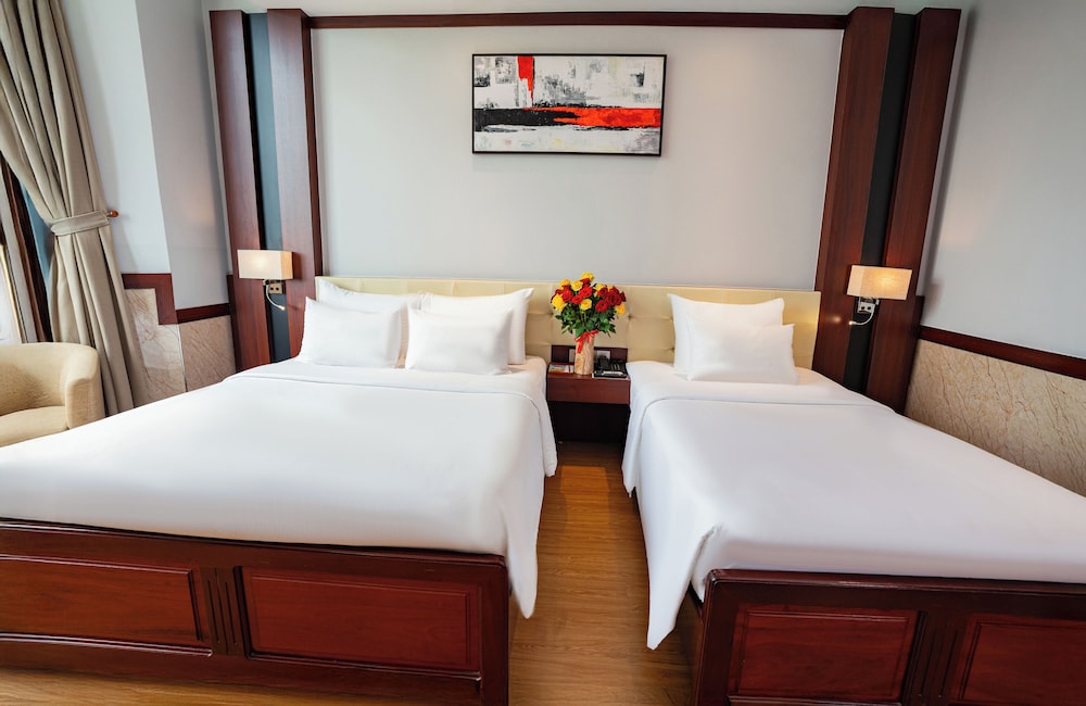 van phat riverside hotel