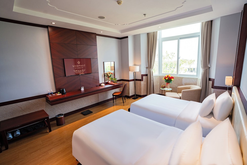 van phat riverside hotel