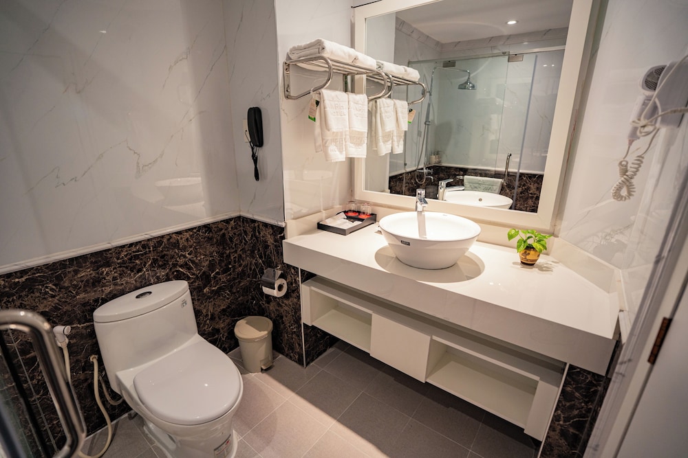 van phat riverside hotel