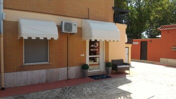 Albis Rooms Guest House (Adults Only),Lazio>>Fiumicino,4 star