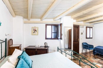 avola