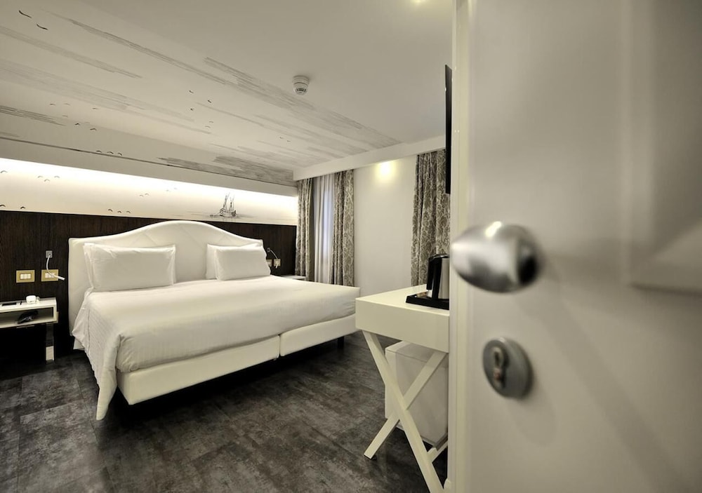 Al Theatro Palace,San Marco>>Chioggia,4 star