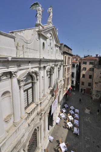 al theatro palace