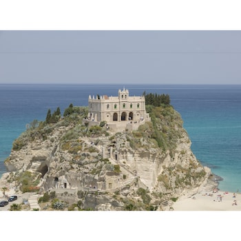 townhouse tropea