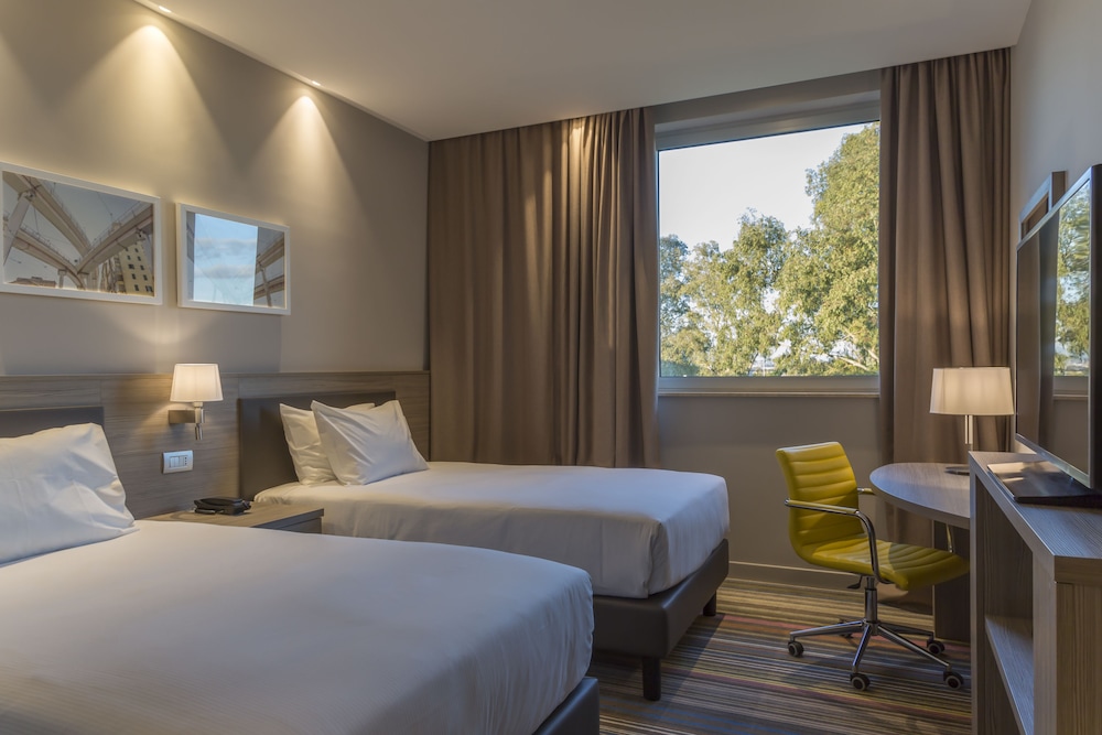 hampton by hilton rome east