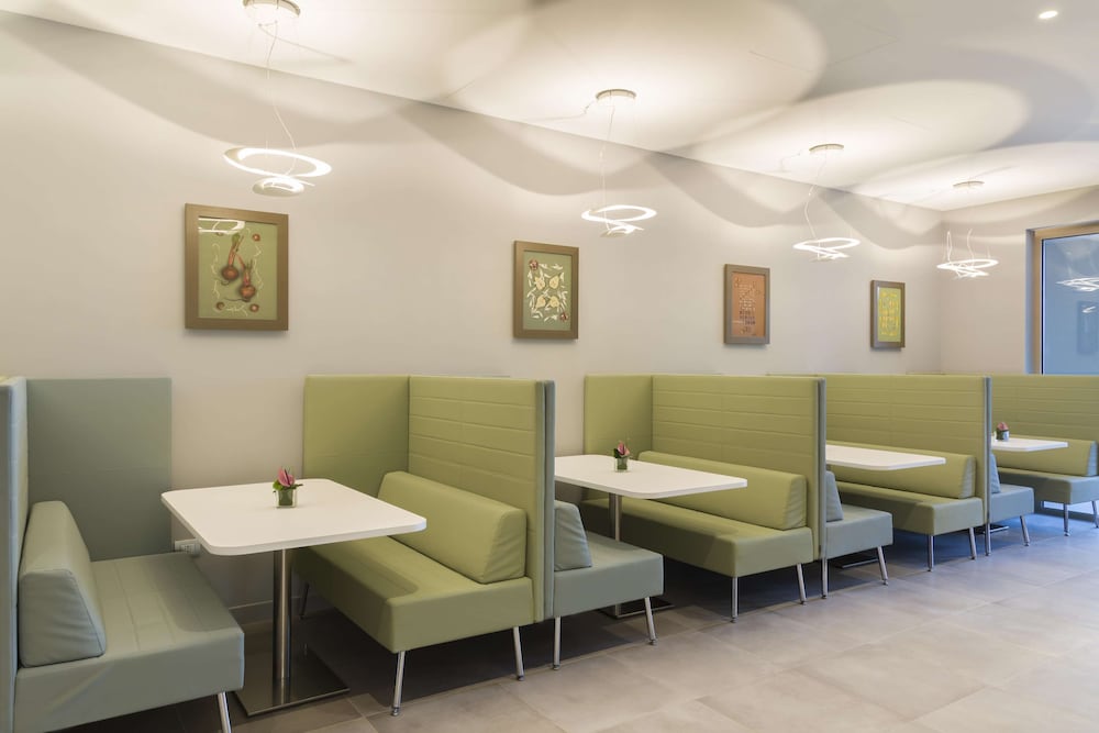 hampton by hilton rome east