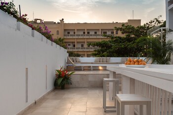 Delirio,Near Puerta Del Reloj,4 star