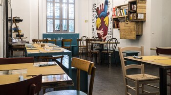 madama hostel and bistrot