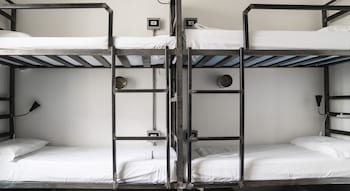 madama hostel and bistrot