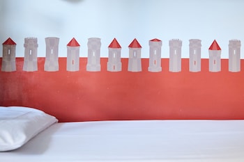 madama hostel and bistrot