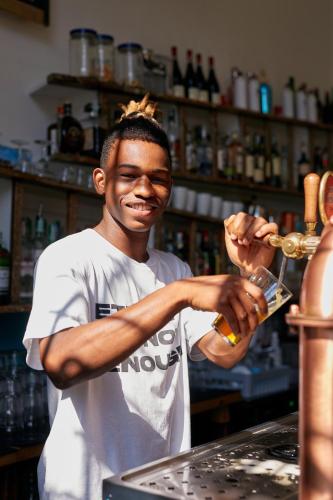 madama hostel and bistrot