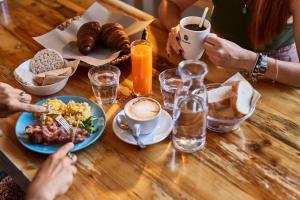 madama hostel and bistrot