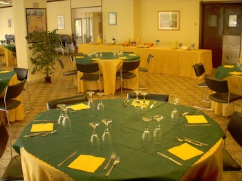 siris hotel